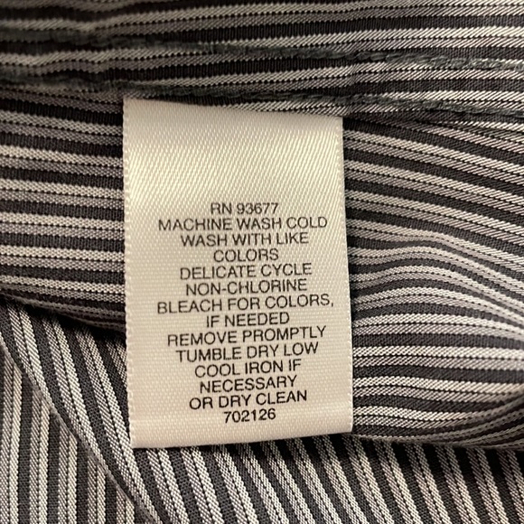 Mens Long Sleeve Dress Shirt, Size 16 1/2 , 32/33, Navy/grey pinstripe pattern - Picture 6 of 6